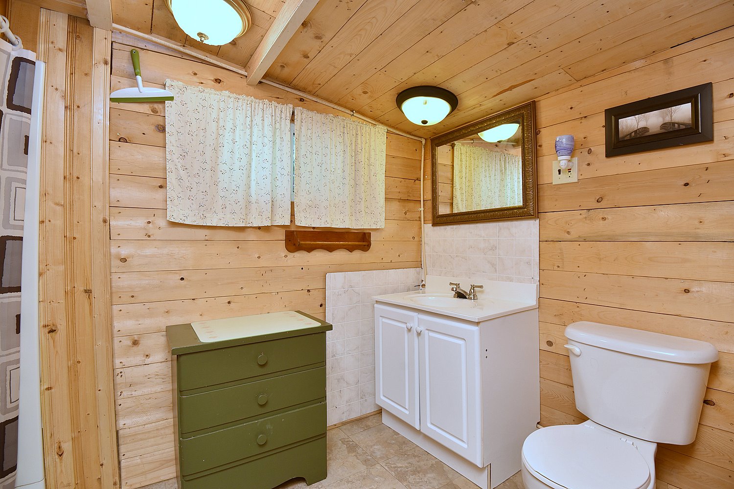 Cottage C Bathroom