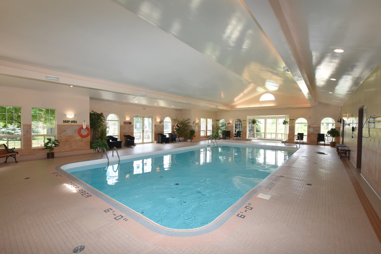Clubhouse - Pool