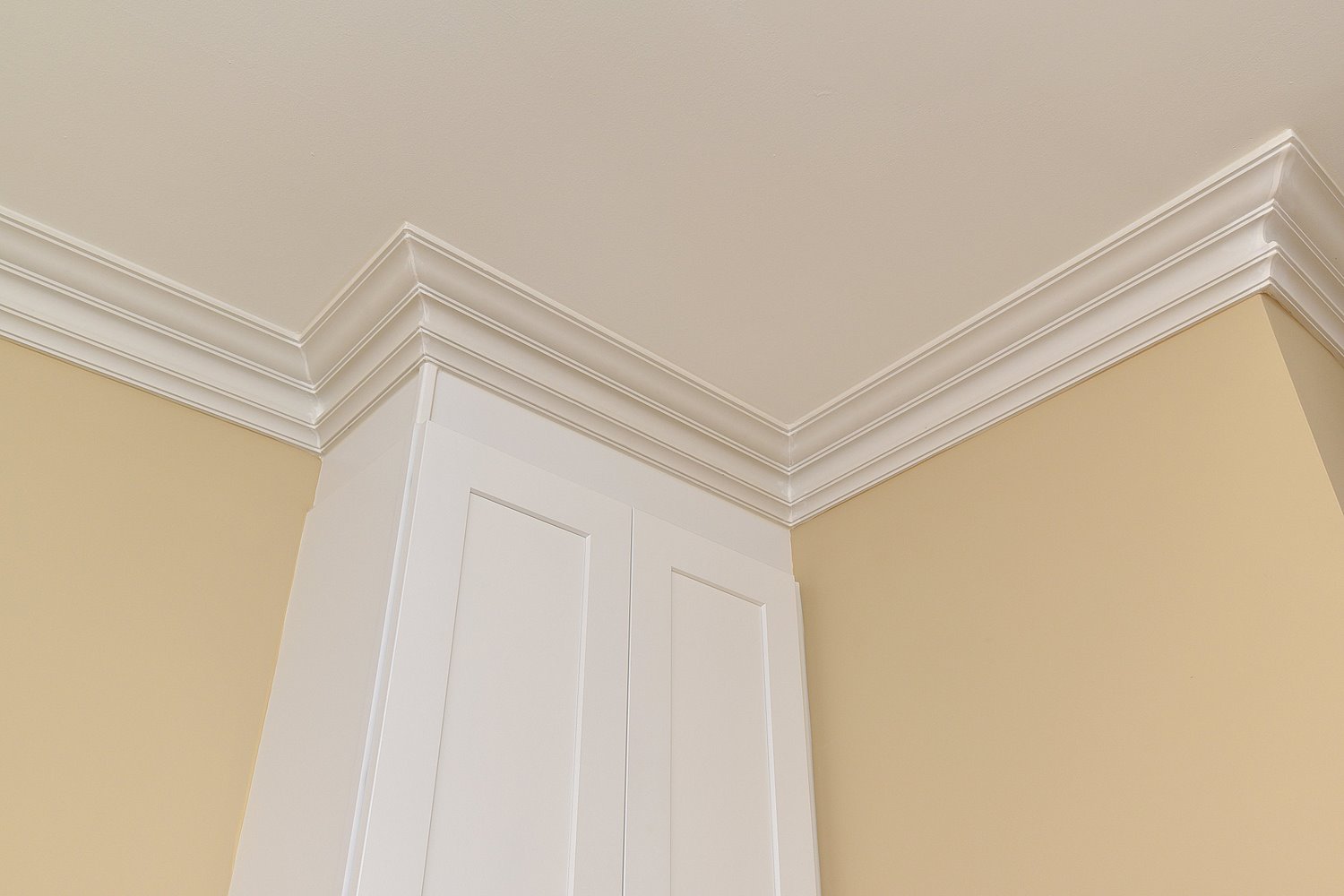 Laundry Crown Moulding